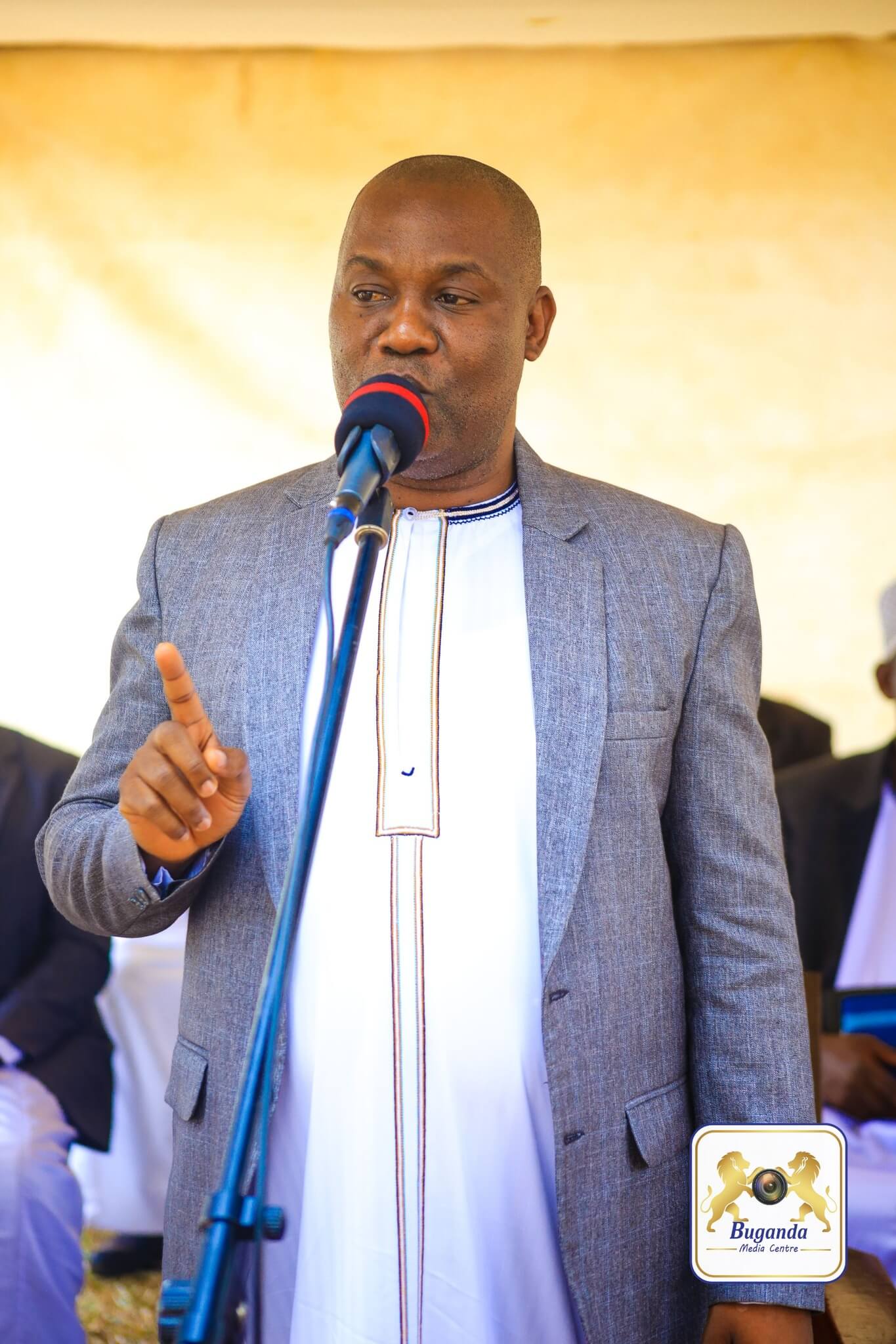Omulangira Felix Muteesa nga ayogerako eri Abaami ba Kabaka e Mmengo Omulangira Felix Muteesa nga ayogerako eri Abaami ba Kabaka e Mmengo
